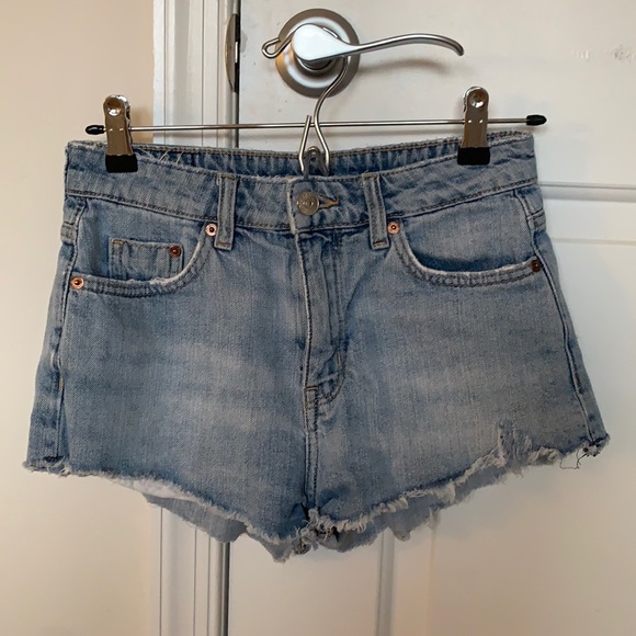 H&M Pants - H&M distressed high rise denim jean shorts